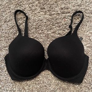 Victoria’s Secret bras 34 D